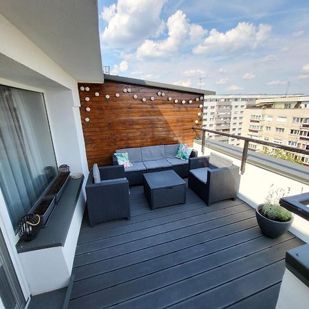 Demure Terrace Apartment Bukarest Eksteriør billede